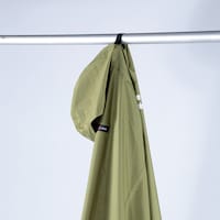 使用後の乾燥は、フックやポールに掛けても