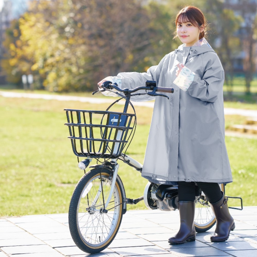 【ベルメゾン】デザインと機能性にこだわったサイクルレインコート
