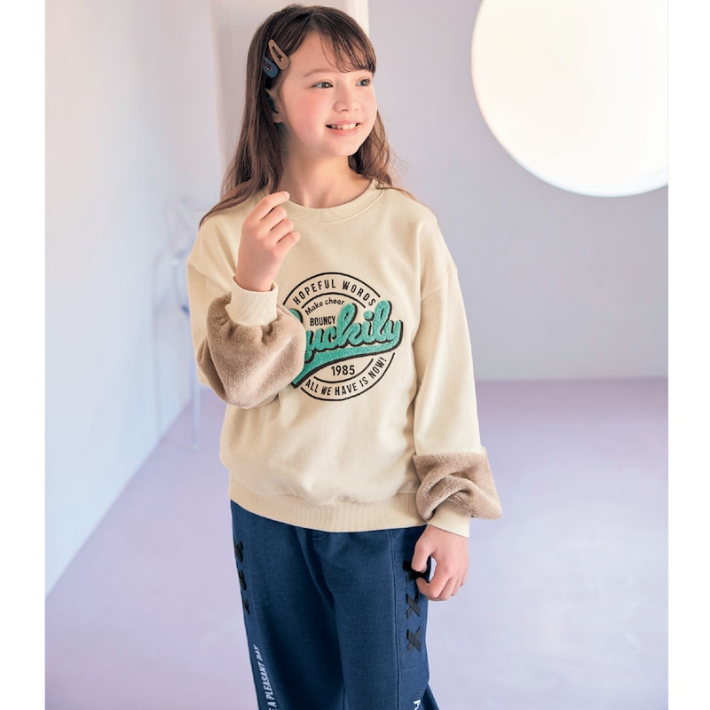 アイボリー／モデル身長135cm・サイズ140