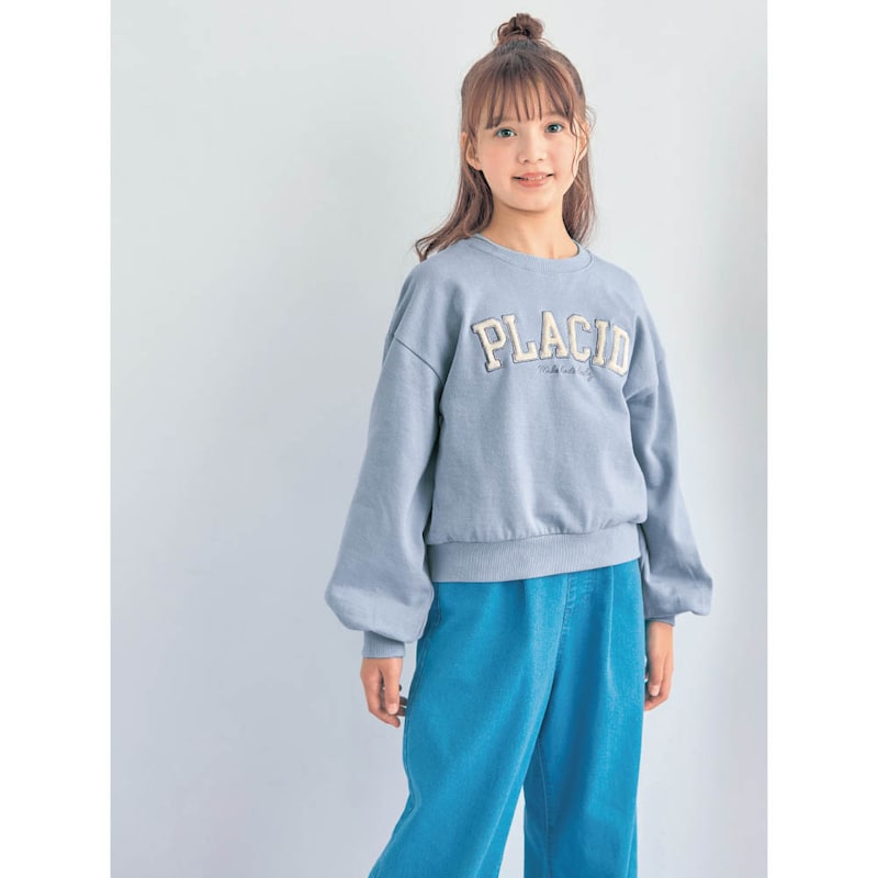 ペールブルー／モデル身長135cm・サイズ140