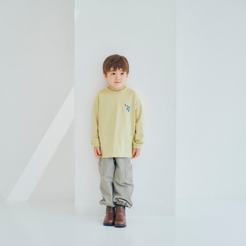 モデル身長108cm、110サイズ着用