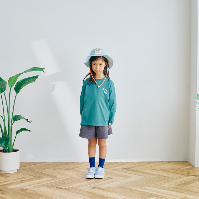 モデル身長106cm、110サイズ着用