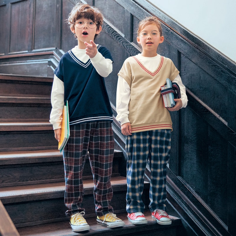 左)ネイビー／126cm・130、右)ライトベージュ／126cm、130