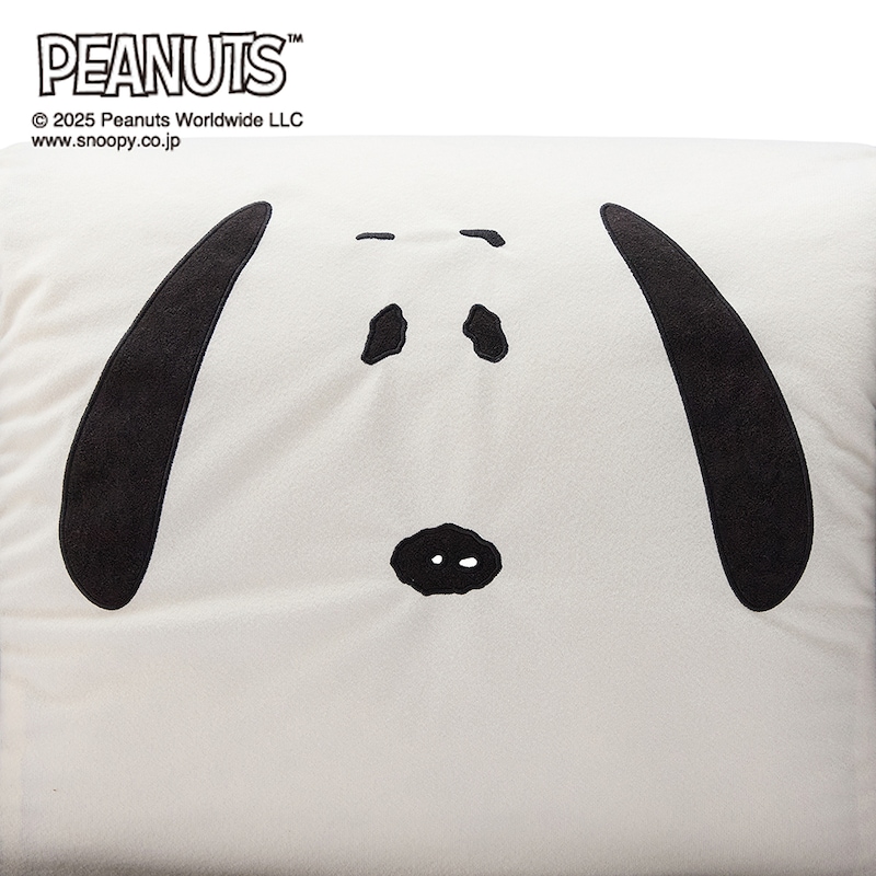 スヌーピーの顔を刺繍で表現