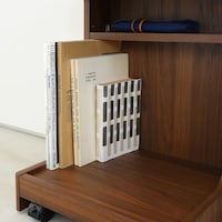 下段には本や雑誌も収納できます。/ダークブラウン