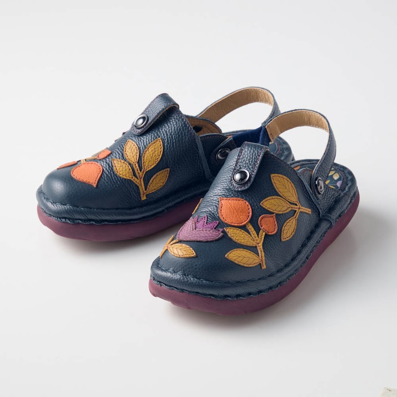 ダークネイビー