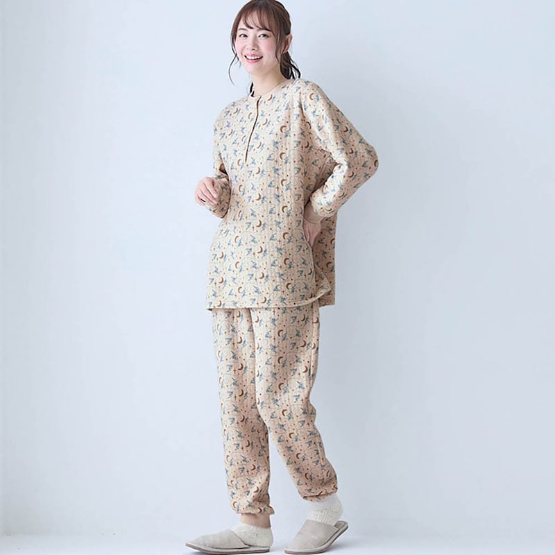 モデル身長167cm／Ｍ ※写真は撮影用のため股下+4cmになります。