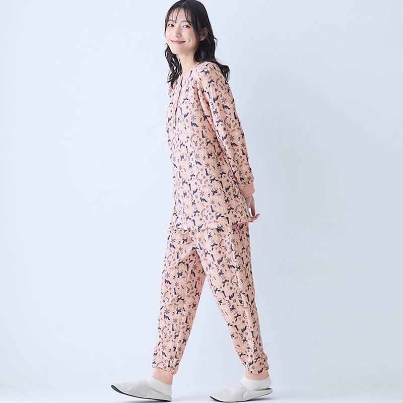 モデル身長170cm／Ｍ ※写真は撮影用のため股下+4cmになります。