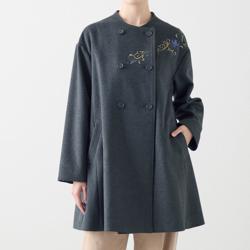 モデル身長171cm／M ※写真は撮影用のため袖丈+1.5cm、着丈+4cmになります。