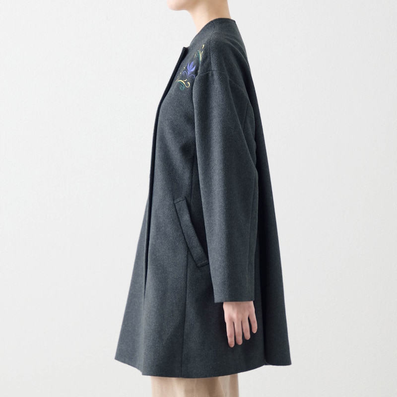 モデル身長171cm／M ※写真は撮影用のため袖丈+1.5cm、着丈+4cmになります。