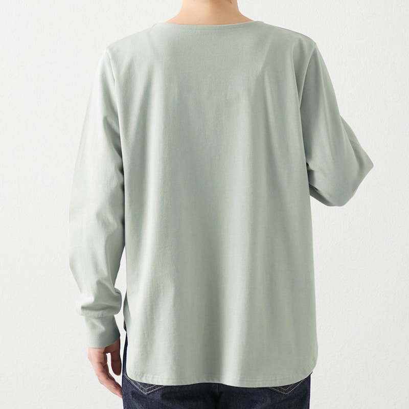 モデル身長167cm／Ｍ ※写真は撮影用のため袖丈+1.5cmになります。