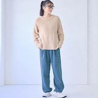 モデル身長164cm／Ｍ ※写真は撮影用のため股下+4cmになります。