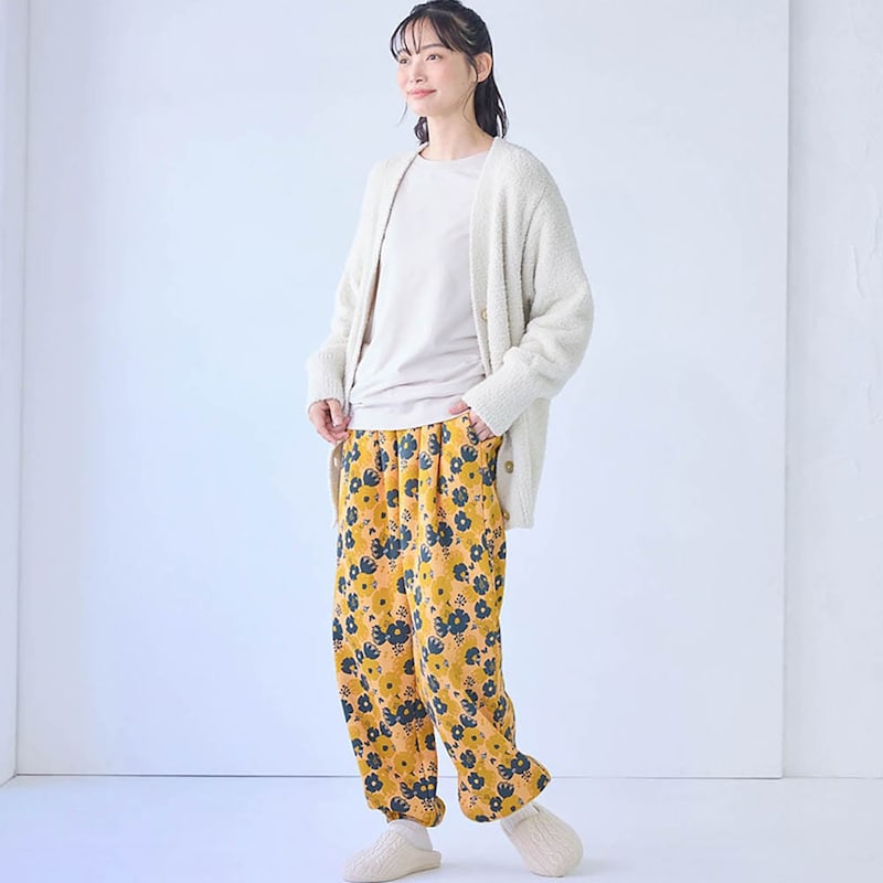 モデル身長164cm／Ｍ ※写真は撮影用のため股下+4cmになります。