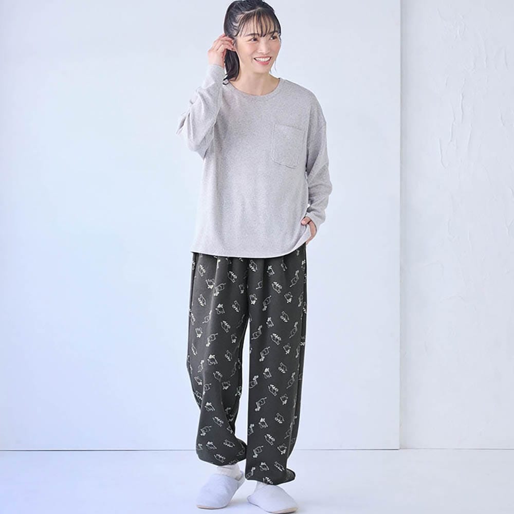 モデル身長164cm／Ｍ ※写真は撮影用のため股下+4cmになります。