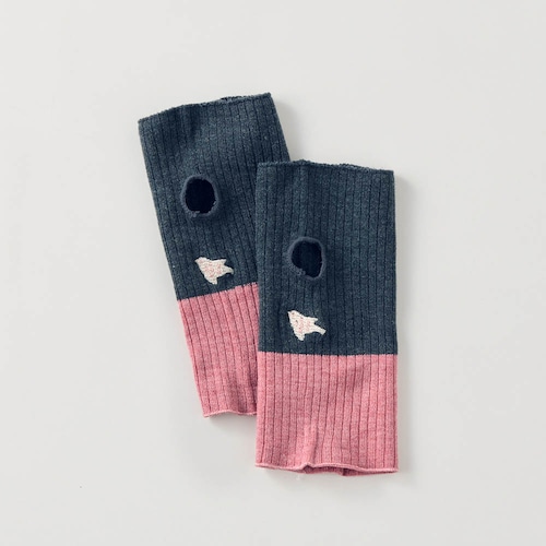 コーデ見えするバイカラーのハンドウォーマー 「ミニラボ」