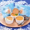 北海道産のクリームチーズを使用したフロマージュ。雪をイメージしたくちどけ優しいふわトロ食感のチーズケーキの上に北海道産のてんさい糖のジュレを流し入れました。クリームチーズの豊かな風味・コクとてんさい糖