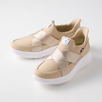 ベージュ