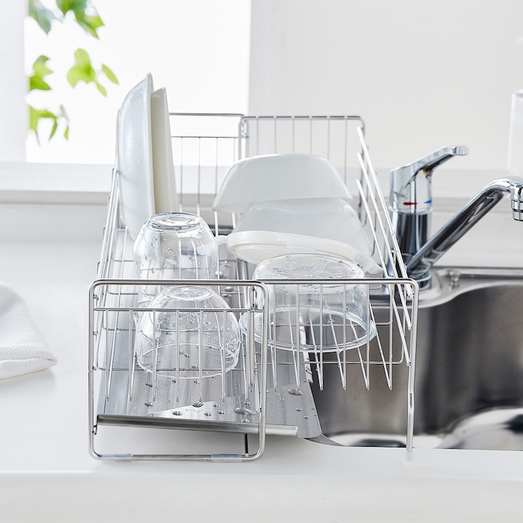 【伸縮スリム／幅約15cm】燕三条で作るシンクに渡せるステンレス製水切りかご［日本製］