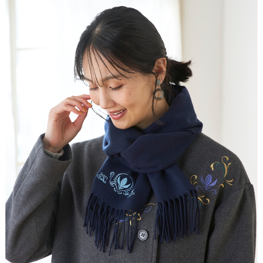 刺繍モチーフのストール(選べるキャラクター)(ディズニー/Disney) 刺繍モチーフのストール(選べるキャラクター)(ディズニー/Disney)