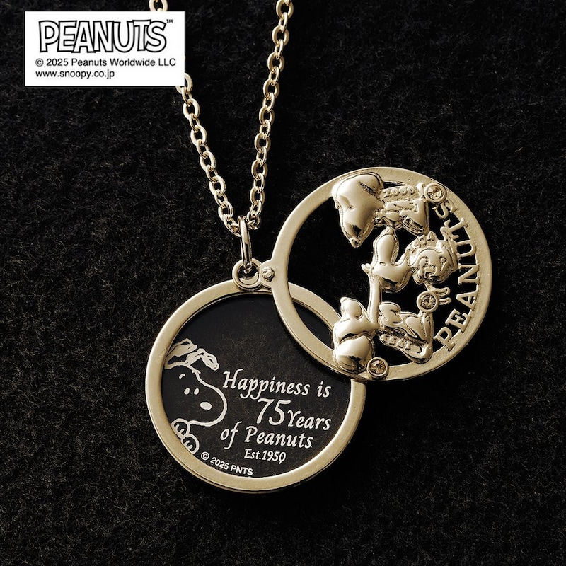 ペンダントトップは2枚重ね仕様