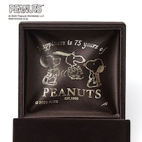 内蓋に75周年記念を箔押しした専用ケースと共にお届け
