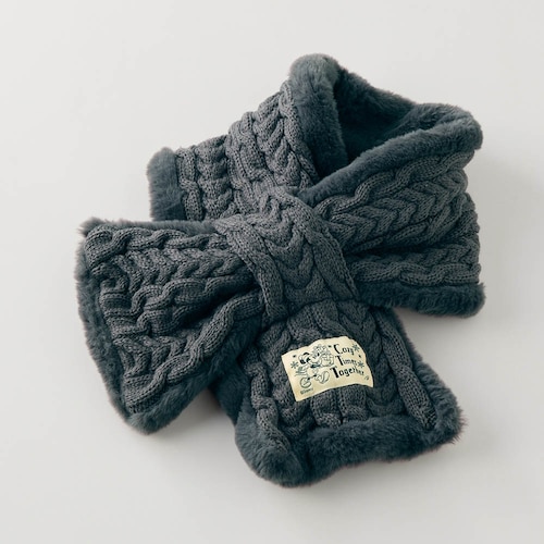 肌側フェイクファーのケーブルニットマフラー（選べるキャラクター）