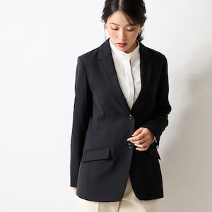 モデル身長168cm／9AR・袖丈長め　※色味に関してはカラー選択画像にてご確認ください。