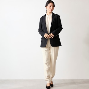 モデル身長168cm／9AR・袖丈長め　※色味に関してはカラー選択画像にてご確認ください。