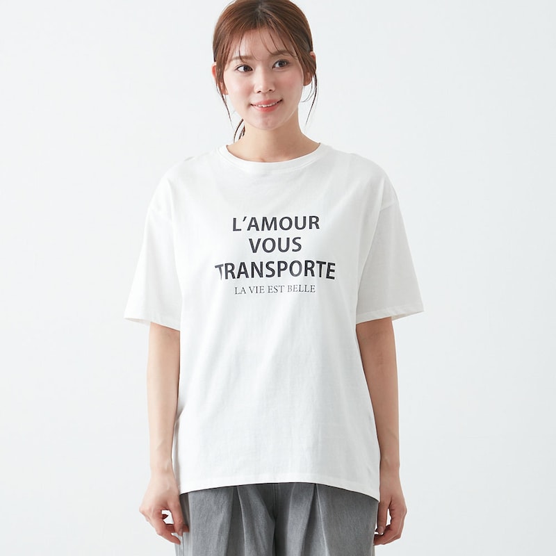 オフホワイト