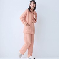 モデル身長170cm／Ｍ ※写真は撮影用のため股下+4cmになります。