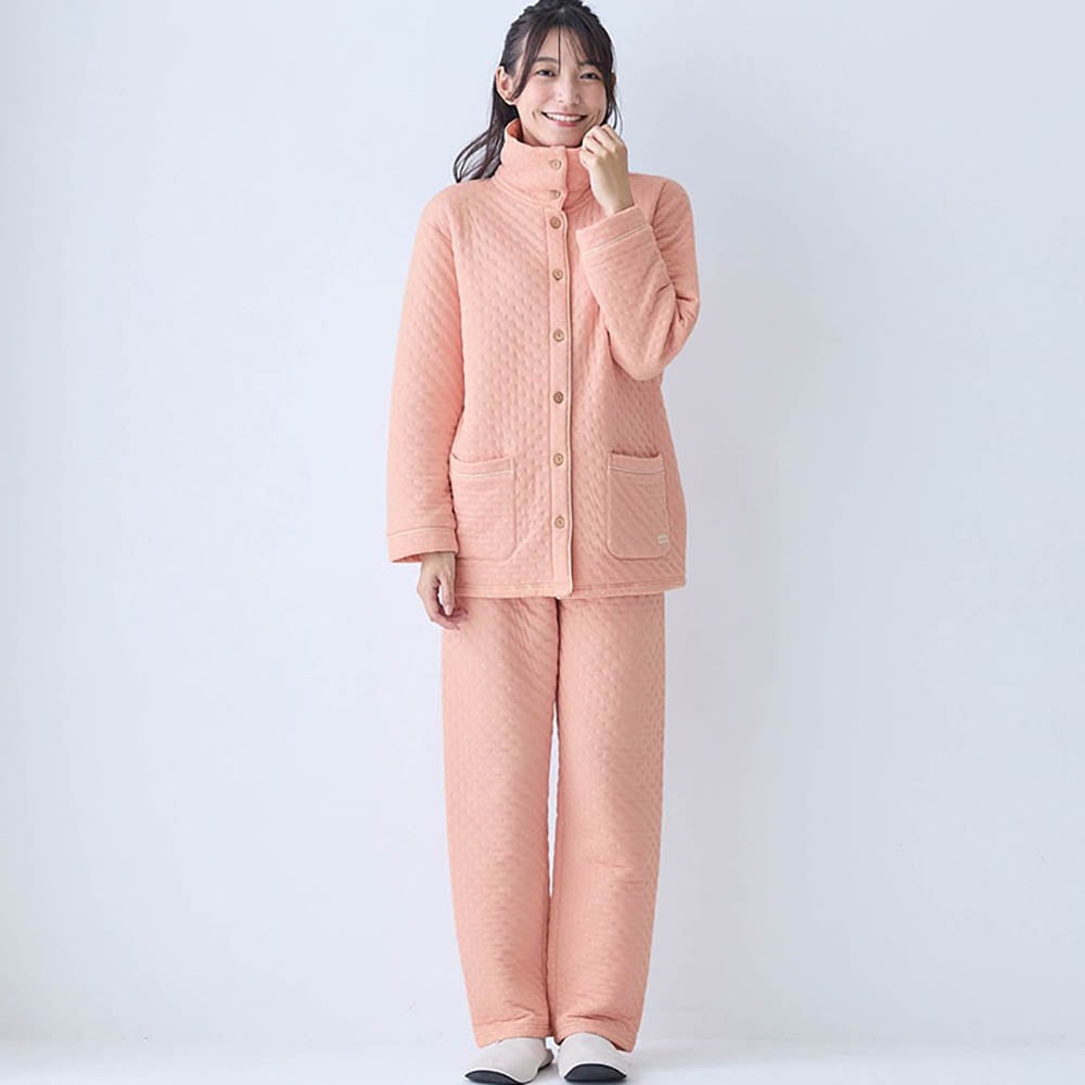 モデル身長170cm／Ｍ ※写真は撮影用のため股下+4cmになります。
