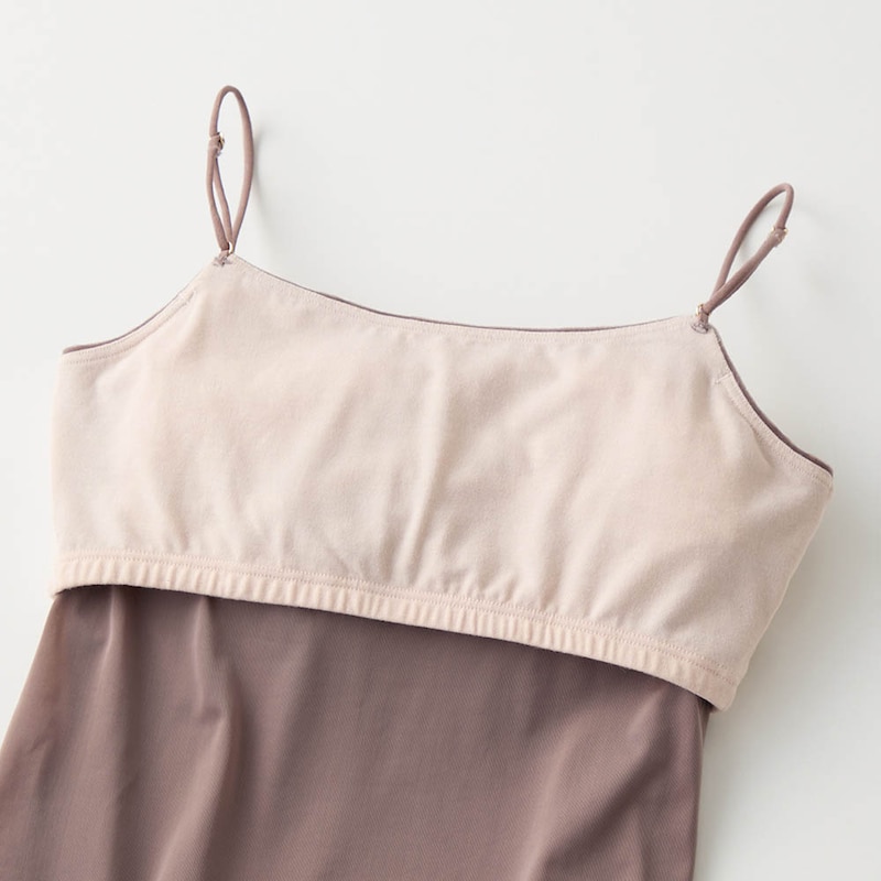 カップ裏も綿混素材にアンダーゴムは直接肌にあたらないくるみ仕様