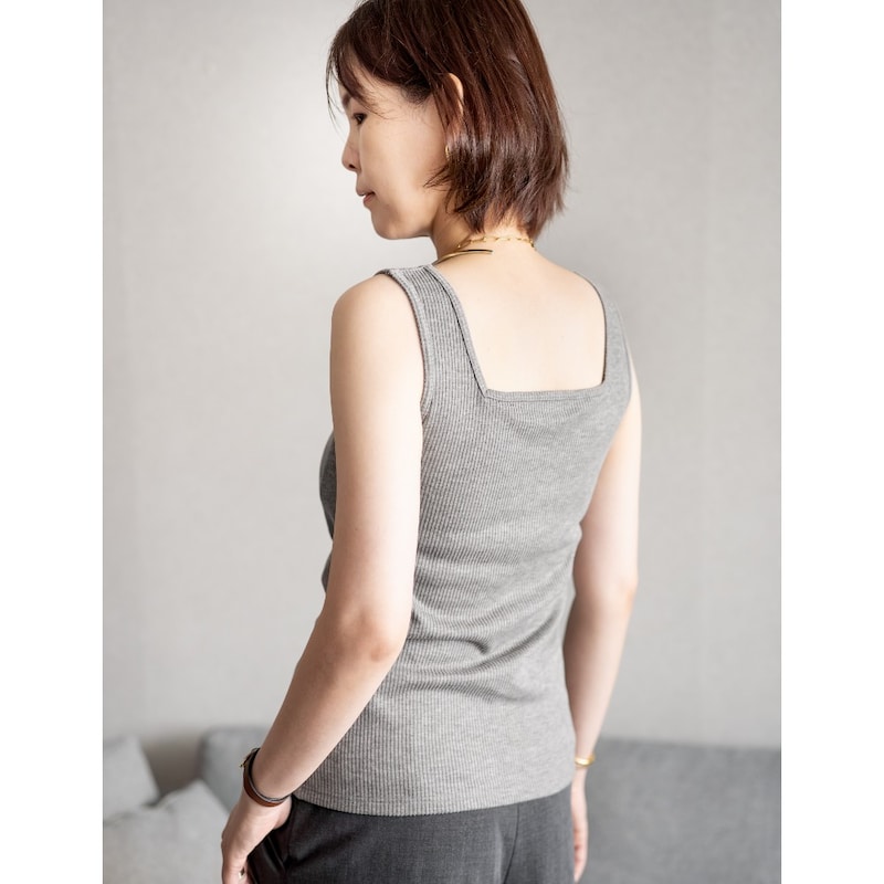 モデル身長171cm／L（杢グレー）