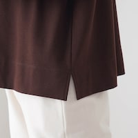 サイドスリット入りでパンツにもスカートにも合わせやすい
