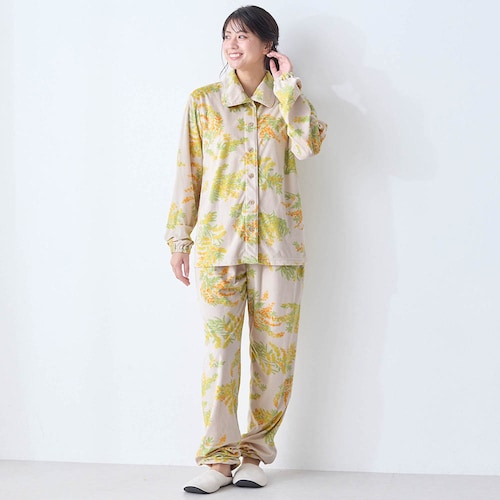 首・足先まですっぽりなめらかベロア調パジャマ