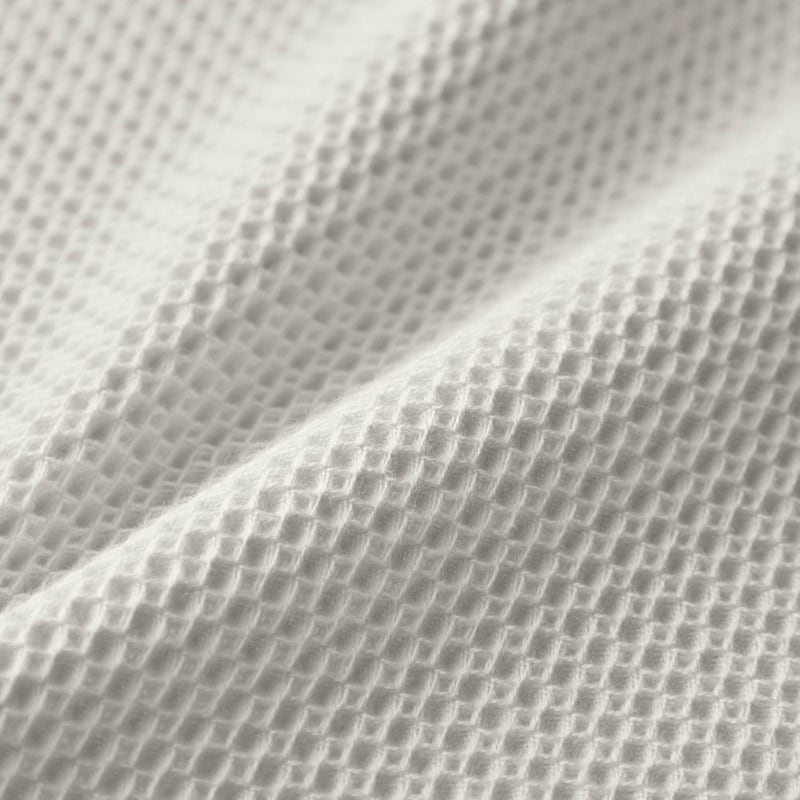 目の細かいワッフルで肌に触れる面が少なくサラッと快適な使い心地