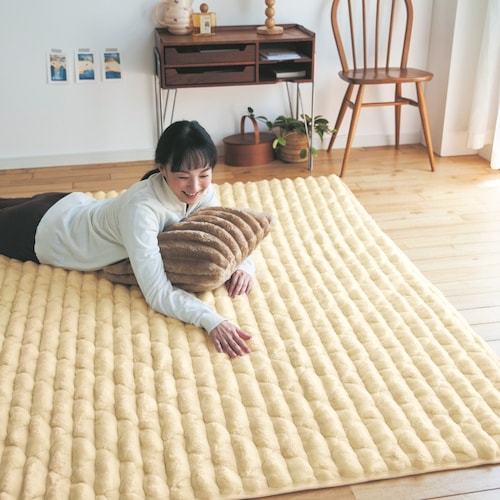 ふんわりもこもこあったかキルトラグ