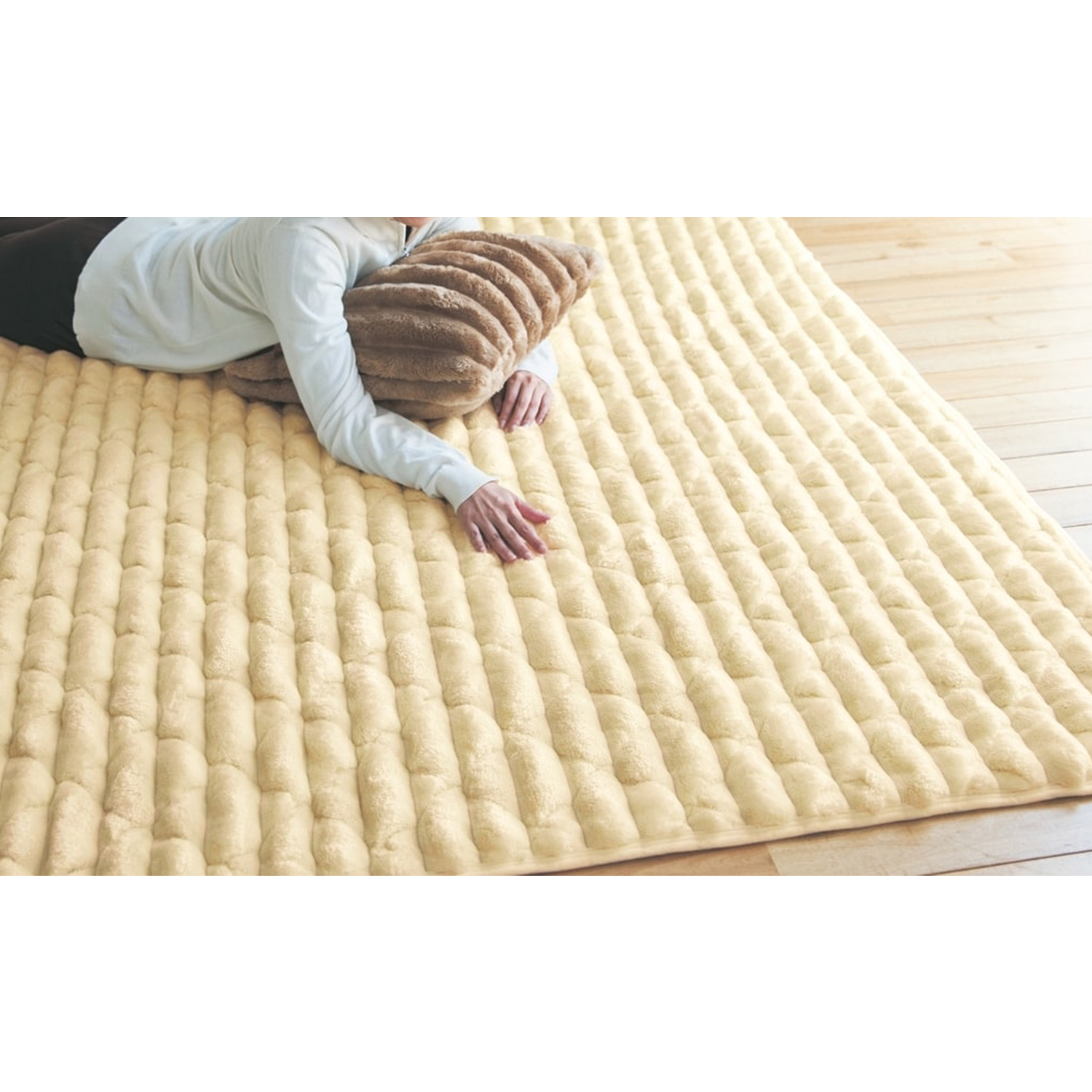 ふんわりもこもこあったかキルトラグふわもこホイップ ふんわりもこもこあったかキルトラグふわもこホイップ