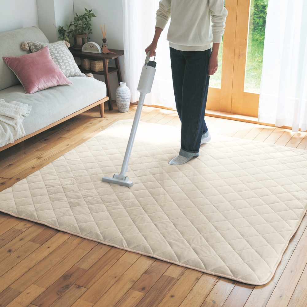 置くだけでずれにくいあったかキルトラグ付き厚敷きラグ 置くだけでずれにくいあったかキルトラグ付き厚敷きラグ