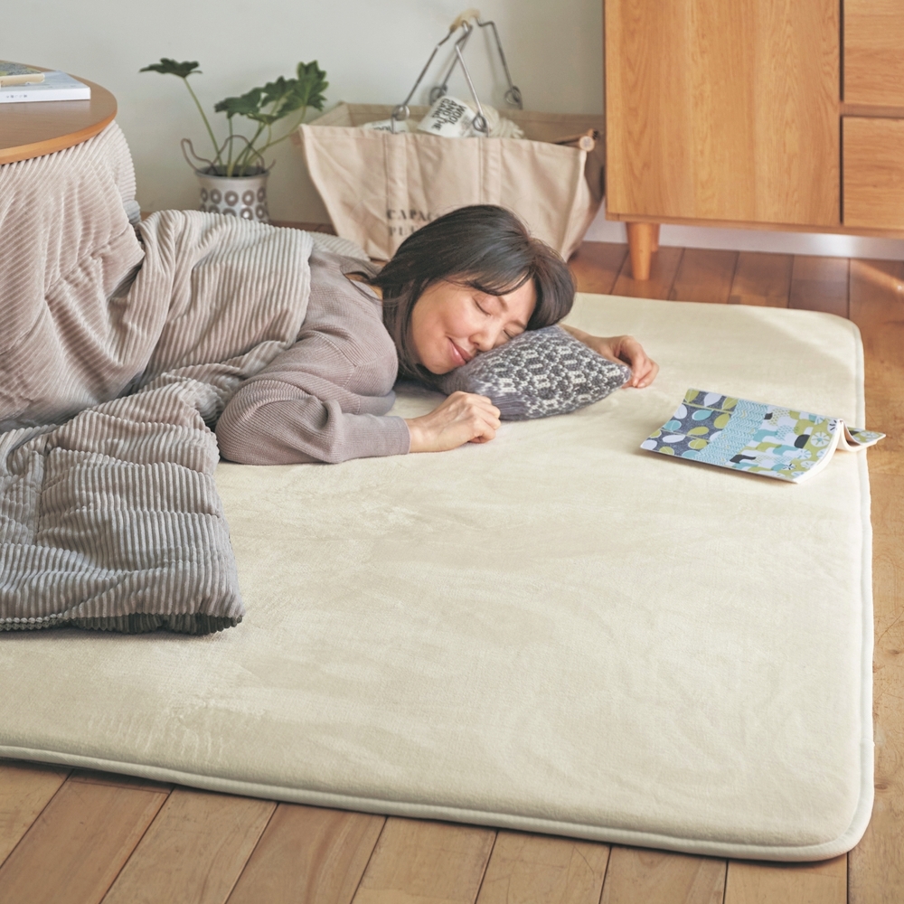 【ベルメゾン】こたつ敷布団としても使える蓄熱ウレタン入りラグ 【ベルメゾン】こたつ敷布団としても使える蓄熱ウレタン入りラグ