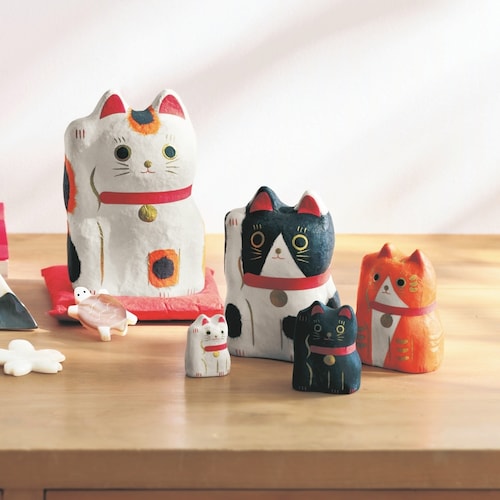 マトリョーシカのような紙張り子の招き猫