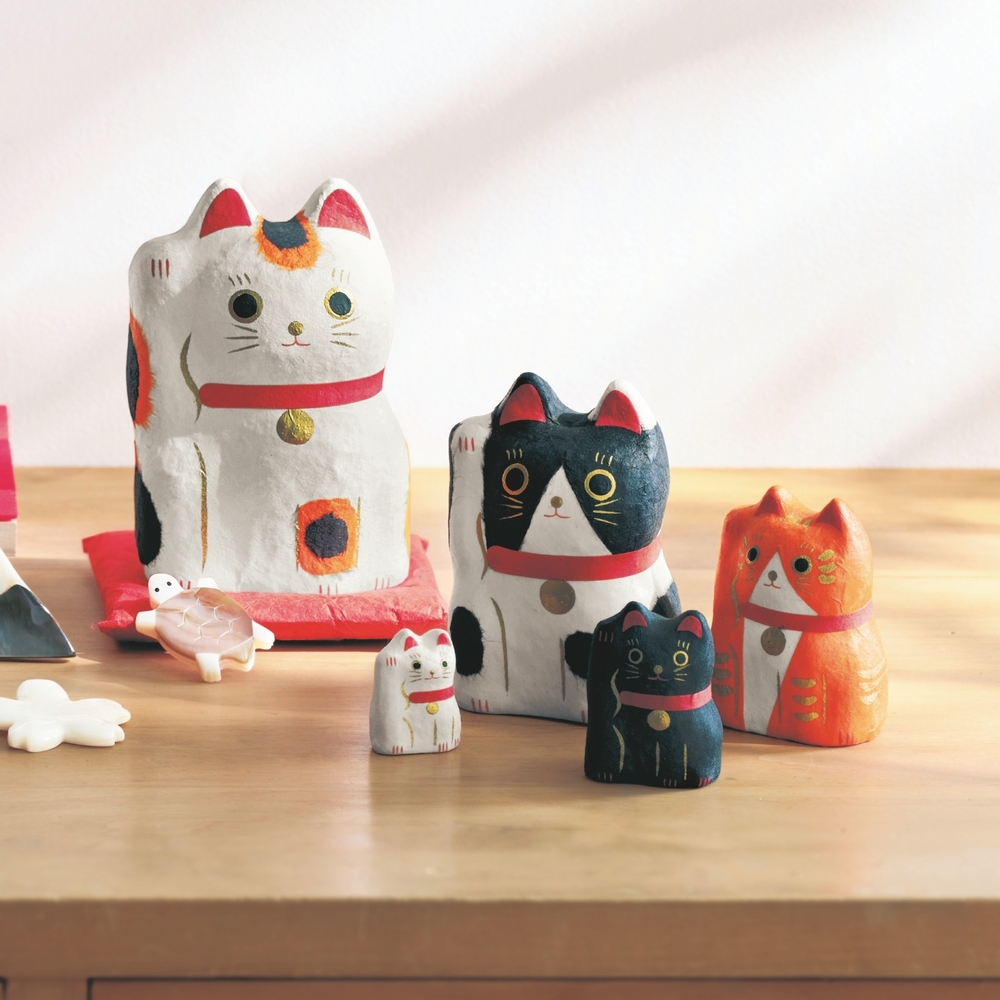 マトリョーシカのような紙張り子の招き猫 マトリョーシカのような紙張り子の招き猫