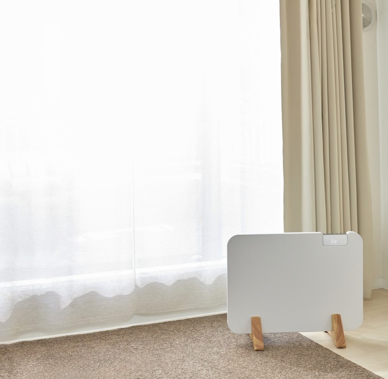 窓辺や壁寄りの外気が近いところに置くことで、自然な空気の流れで冷気の侵入を抑えます