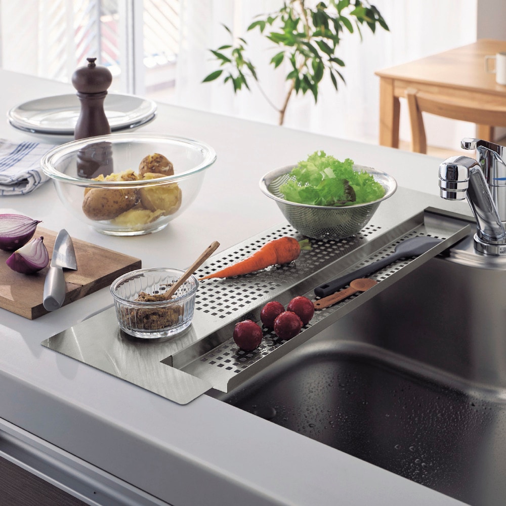 燕三条で作るシンクに渡してスペース広がるステンレス作業台「Stenlee