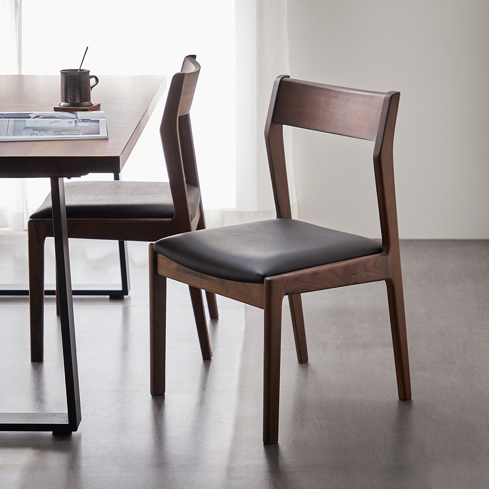 【ベルメゾン】ウォルナット材のダイニングチェア 【ベルメゾン】ウォルナット材のダイニングチェア
