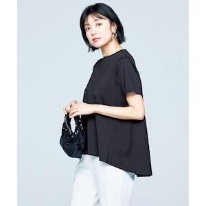 ■デザイン拘り抜いたフォルムで、美しいシルエットに。前身頃はスッキリと、後ろウエストから裾にかけてふんわり広がるシルエットが上品で軽やかなデザインです。少し長めの着丈間でヒップ回りにかけてしっかりとカ