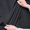 伸縮性抜群のさらっとしたナイロンストレッチ素材