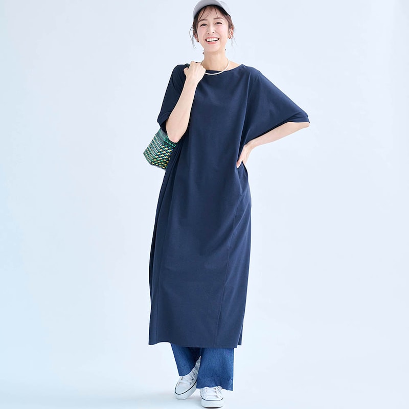 モデル身長169cm／M　※写真は撮影用のため、股下+7cmになります。
