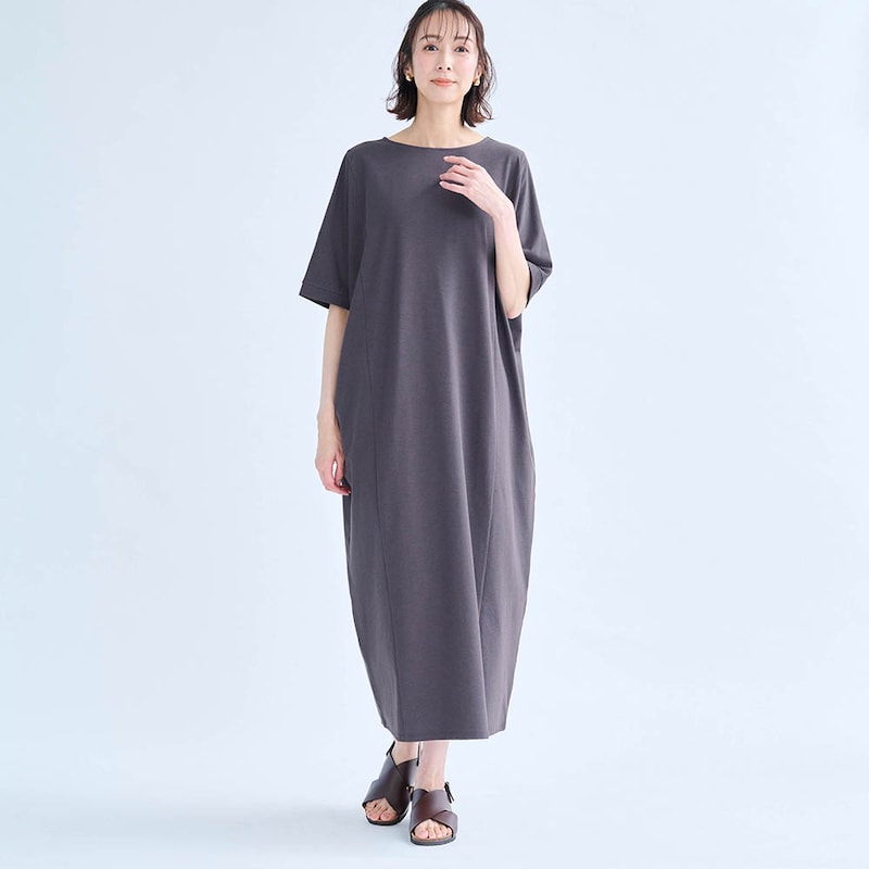 モデル身長169cm／M　※写真は撮影用のため、身丈+8cmになります。