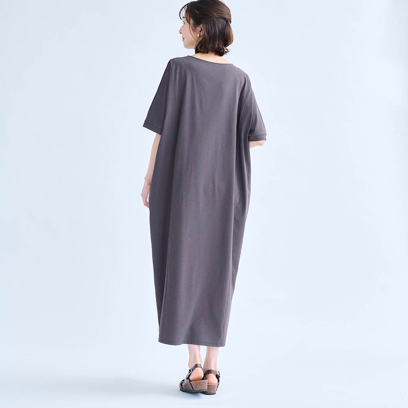 モデル身長169cm／M　※写真は撮影用のため、身丈+8cmになります。